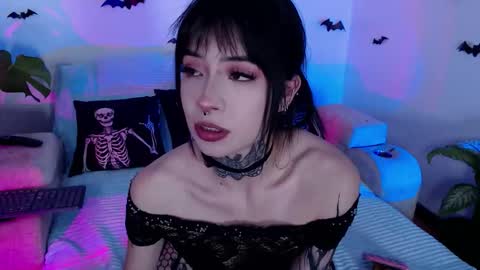 Snapshot of liaa_rodriguezz chatting on 10.01.25 Liaa online show from 10.01.25