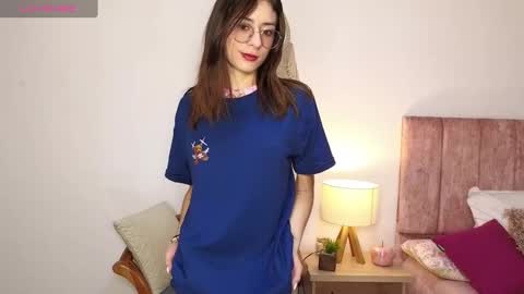 Snapshot of liaaa___ chatting on 01.09.25 Lia online show from 01.09.25