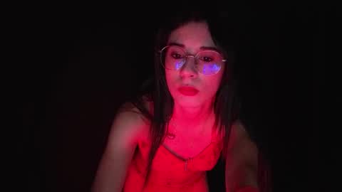 Snapshot of liaaa___ chatting on 10.11.25 Lia online show from 10.11.25