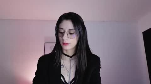 Snapshot of liaaa___ chatting on 11.06.25 Lia online show from 11.06.25