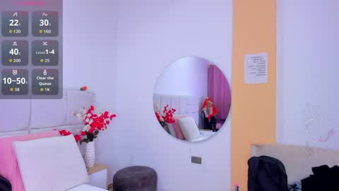 Snapshot of liaagener chatting on 05.26.26 Liaa online show from 05.26.26