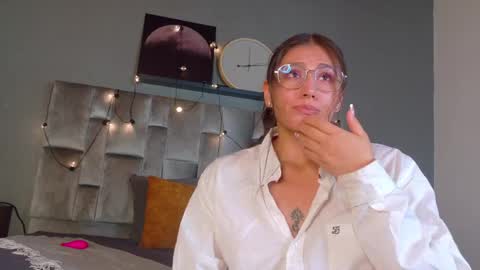 Snapshot of liaamoretti__ chatting on 05.16.26 L I A online show from 05.16.26
