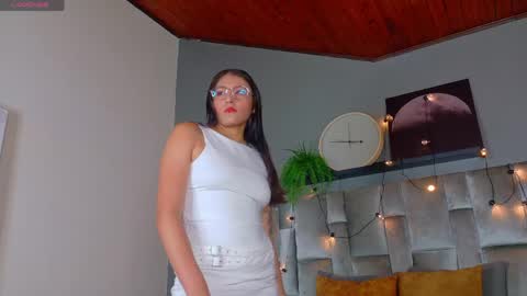 Snapshot of liaamoretti__ chatting on 05.18.26 L I A online show from 05.18.26