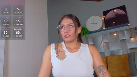 Snapshot of liaamoretti__ chatting on 05.18.26 L I A online show from 05.18.26