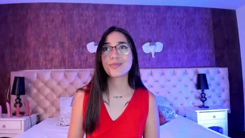 liaa turner  online show from 09.30.25