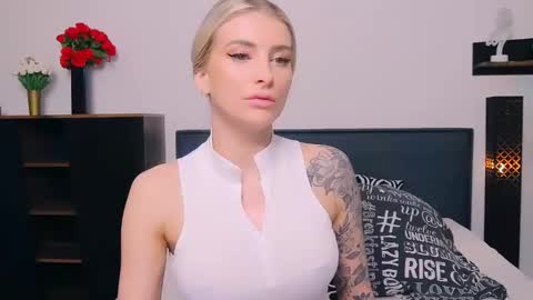 Lia online show from 02.16.26