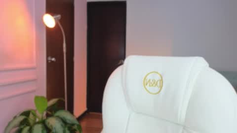 Snapshot of liacox chatting on 11.14.25 Lia Cox online show from 11.14.25