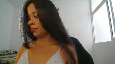 Snapshot of liadulce_ chatting on 01.08.25 Lia online show from 01.08.25