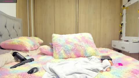 Lia  online show from 01.15.25