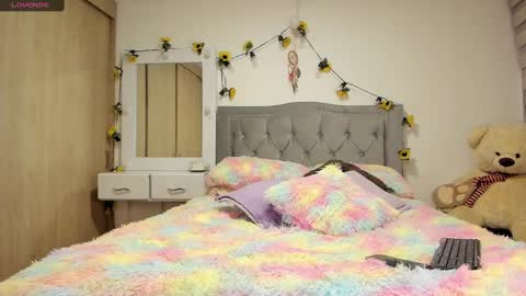 Lia  online show from 02.13.25