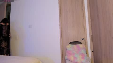 Snapshot of liahkimi chatting on 05.05.26 Lia online show from 05.05.26
