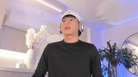 Liam online show from 02.25.26