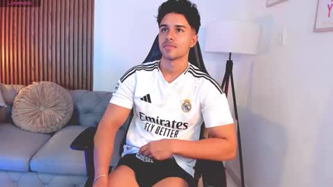 Liam Collins online show from 10.12.25