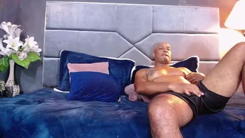 Snapshot of liam_howard chatting on 10.22.25 Liam online show from 10.22.25