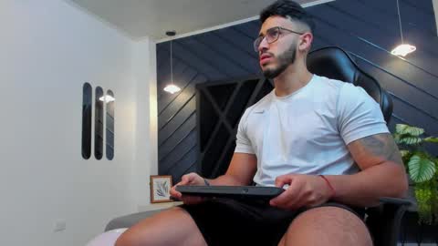 LIAM KLEIN online show from 11.01.25