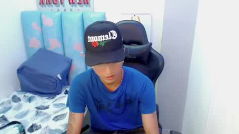 Snapshot of liam_play chatting on 05.11.26 LIAM online show from 05.11.26