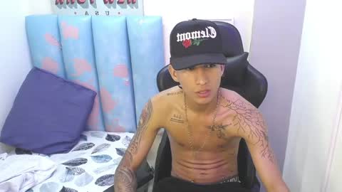 Snapshot of liam_play chatting on 05.15.26 LIAM online show from 05.15.26