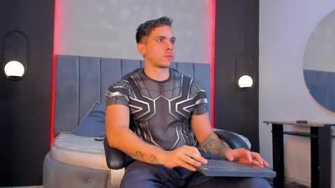 Liam online show from 04.15.26