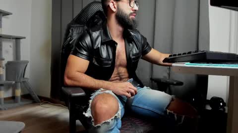 Liam online show from 02.28.25