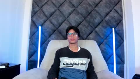 Snapshot of liamkron chatting on 05.13.26 Liam twink big dick online show from 05.13.26