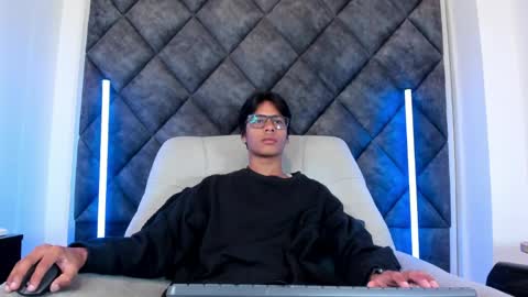 Snapshot of liamkron chatting on 05.15.26 Liam twink big dick online show from 05.15.26