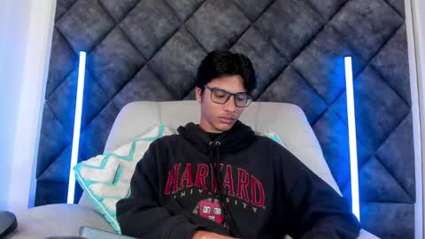 Snapshot of liamkron chatting on 05.19.26 Liam twink big dick online show from 05.19.26