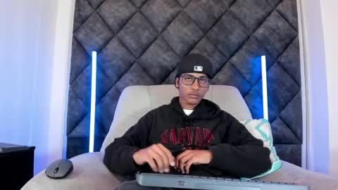 Snapshot of liamkron chatting on 05.21.26 Liam twink big dick online show from 05.21.26