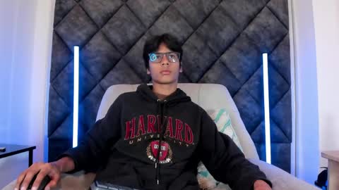 Snapshot of liamkron chatting on 05.24.26 Liam twink big dick online show from 05.24.26