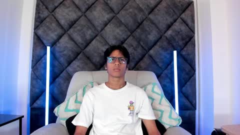 Snapshot of liamkron chatting on 05.25.26 Liam twink big dick online show from 05.25.26