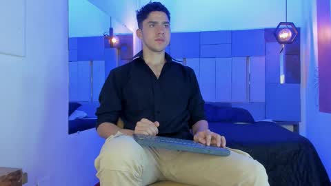 Snapshot of liamnovak chatting on 02.01.26 Liam online show from 02.01.26