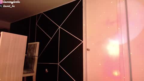 Snapshot of liamtaylor_ chatting on 03.02.25 Tell me Liam online show from 03.02.25