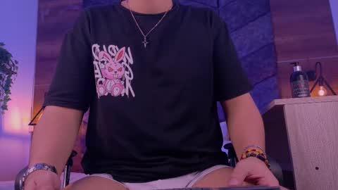 Snapshot of liamthunder05_ chatting on 11.12.25 Liam Thunder online show from 11.12.25