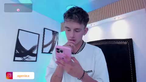 Snapshot of liamwild20 chatting on 06.15.26 liam online show from 06.15.26