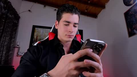 Snapshot of liamwyatt_ chatting on 01.01.25 liamwyatt_ online show from 01.01.25