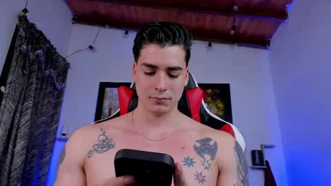 Snapshot of liamwyatt_ chatting on 02.21.25 liamwyatt_ online show from 02.21.25