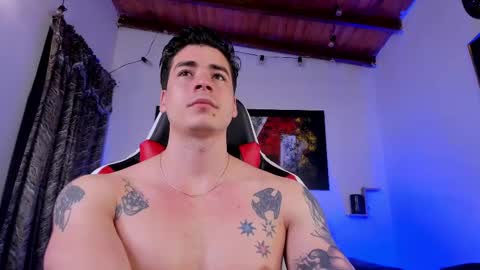 Snapshot of liamwyatt_ chatting on 03.01.25 liamwyatt_ online show from 03.01.25