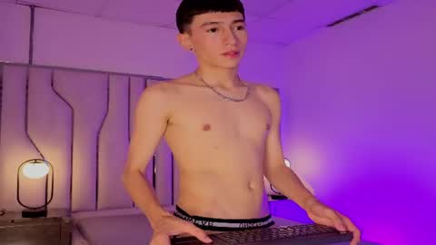 lian_cameron online show from 07.11.26
