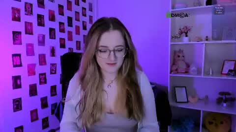 Snapshot of liana_kisses chatting on 07.18.26 Little Liana online show from 07.18.26