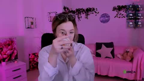 Snapshot of liana_kisses chatting on 07.22.26 Little Liana online show from 07.22.26