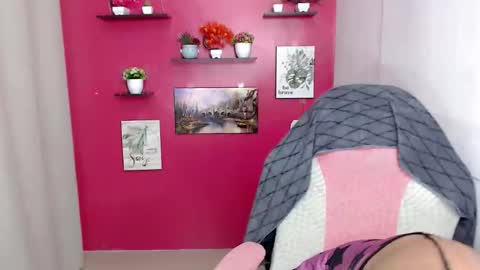 Snapshot of liane_mei chatting on 04.24.26 Liane online show from 04.24.26