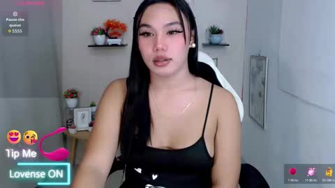 Snapshot of liane_mei chatting on 05.13.26 Liane online show from 05.13.26
