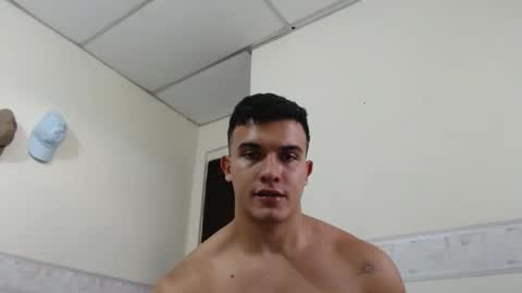 Snapshot of lianstonne chatting on 05.18.26 Liamstonne online show from 05.18.26