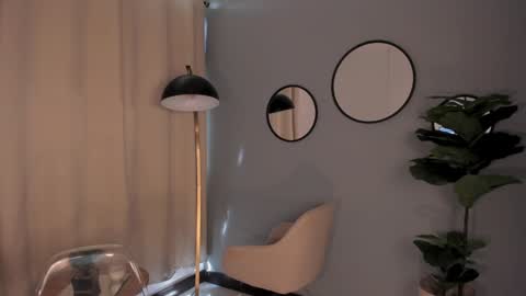 Lia online show from 12.27.24