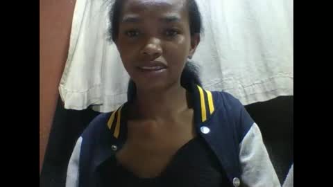 Snapshot of liaraisha chatting on 12.17.25 liaraisha online show from 12.17.25