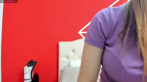 Snapshot of liaroberts1 chatting on 12.27.24 Lia Roberts online show from 12.27.24