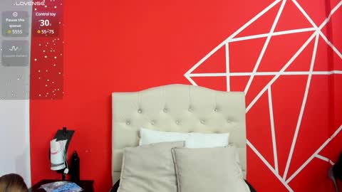 Snapshot of liaroberts1 chatting on 01.08.25 Lia Roberts online show from 01.08.25