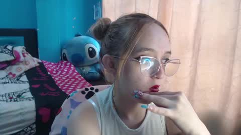 Snapshot of liaroberts1 chatting on 02.10.25 Lia Roberts online show from 02.10.25