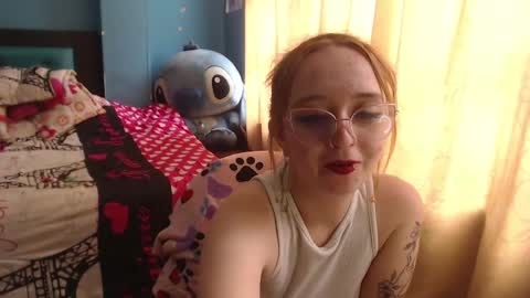 Snapshot of liaroberts1 chatting on 02.10.25 Lia Roberts online show from 02.10.25