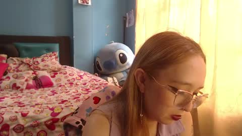 Snapshot of liaroberts1 chatting on 02.21.25 Lia Roberts online show from 02.21.25