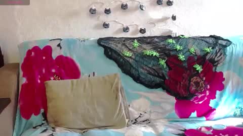 Snapshot of licablack chatting on 10.14.25 LicaBlack online show from 10.14.25